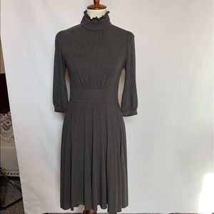 Gray knit midi dress. Size Medium GUC bin3